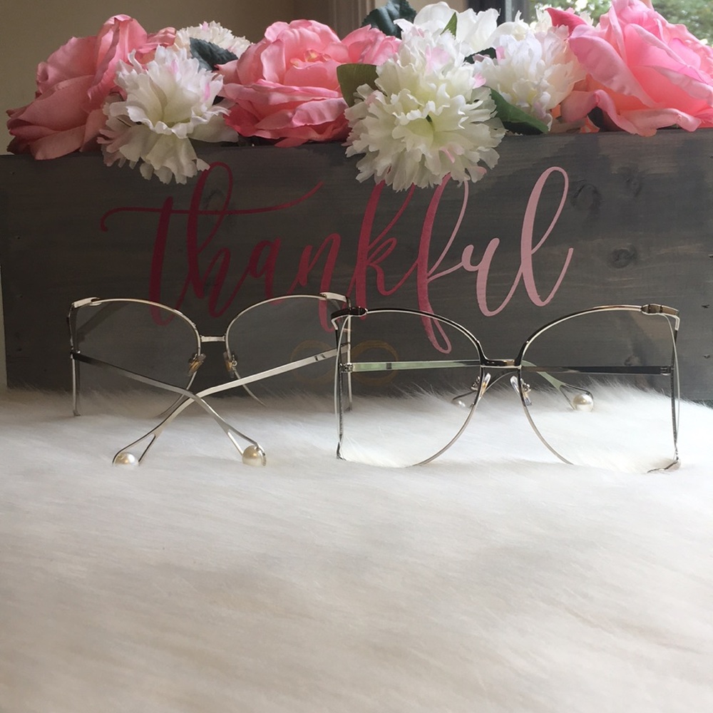 2 for $30 Clear Oversized Pearl Sunglasses - Picture 2 of 6
